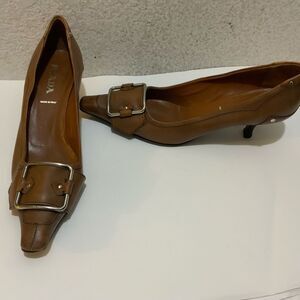 PRADA Tan Camel Leather Kitten Heel Pointy Toe Buckle Pumps Woman's 35.5 ITALY!